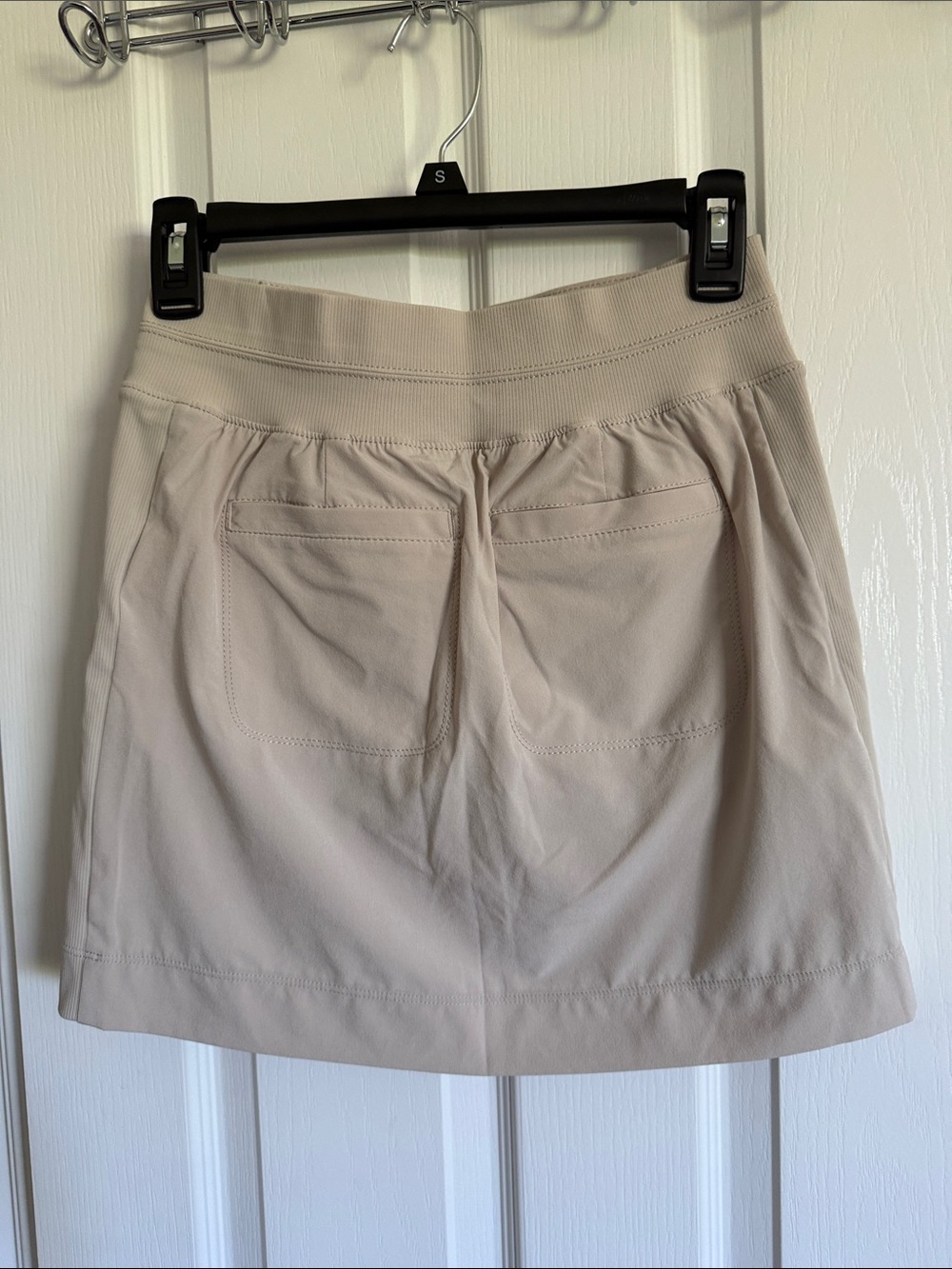 Athleta Brooklyn 16” Beige/Taupe/Stone Mini Skort
Size 0 - Picture 3 of 3